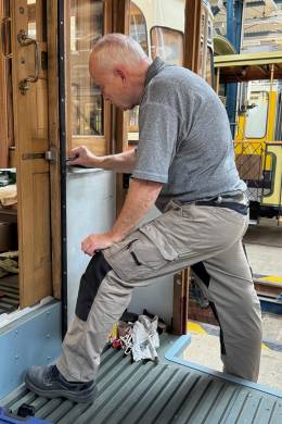 1103: Weitere Arbeiten im Inneren