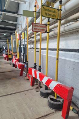 627: Putzarbeiten am Decksitzwagen