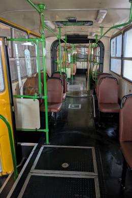 Reinigungsarbeiten im IKARUS 280T